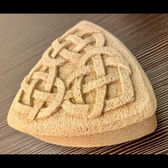 ‘IRISH BOX-of-LIGHTS’ by - “IBIS & ORCHID, DESIGN INC”… - Picture 6 of 6